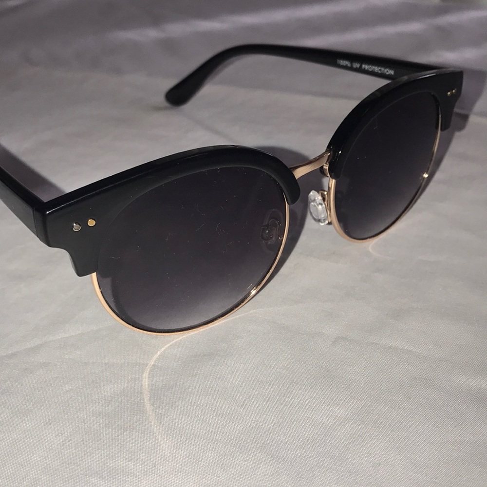 Black and Gold Trimmed Circular Frame Sunglasses